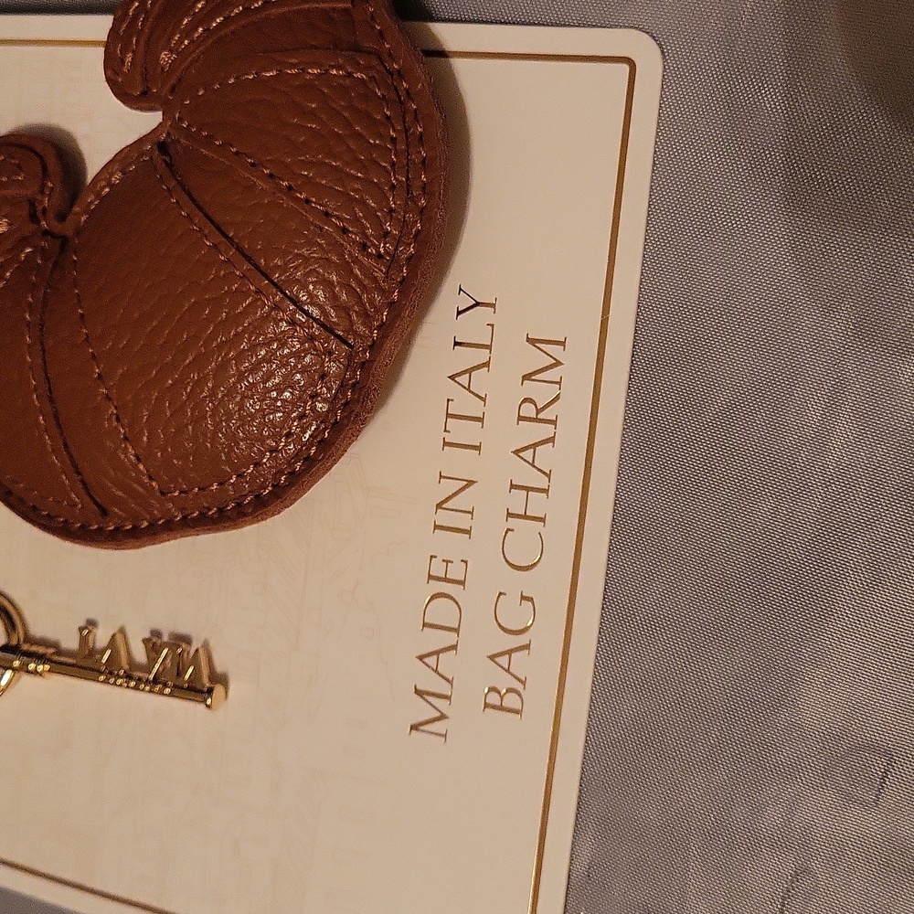 La Via Firenze brown Croissant Keychain Bag Charm Bnwt Ty La - Picture 3 of 3